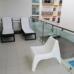 Modern With Sunny South Facing Terrace * 阿尔布费拉