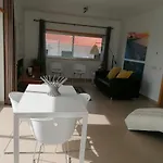 شقة Modern With Sunny South Facing Terrace البوفيرا